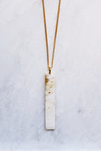 Collier pendentif bar minimaliste en laiton plaqué or 16K avec corne de buffle - Ma boutique de gadget