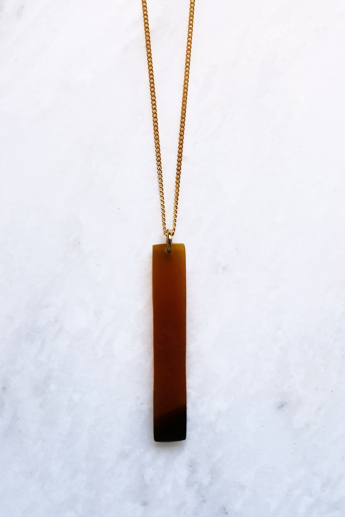 Collier pendentif bar minimaliste en laiton plaqué or 16K avec corne de buffle - Ma boutique de gadget
